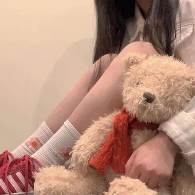 燕子与鹦鹉